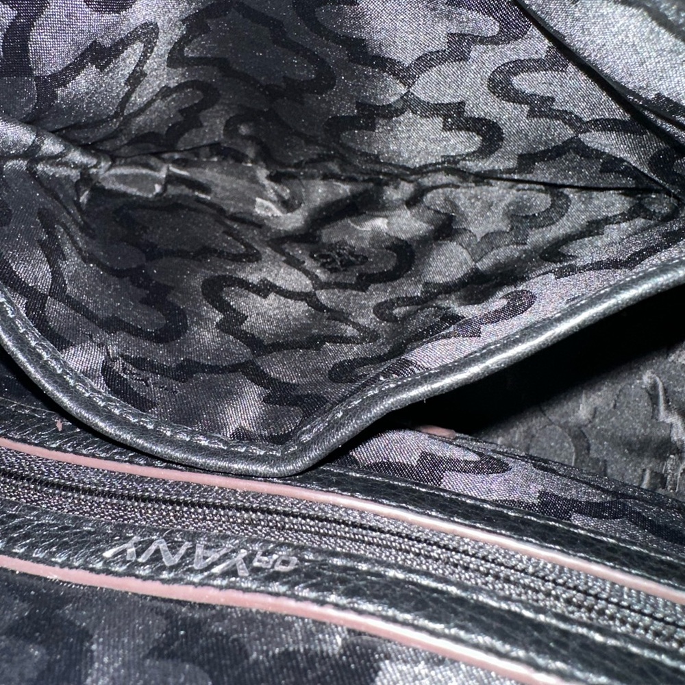 Oryany CROSSBODY in Metallic & Black leather | Whipped Stitching | Dust Bag - Picture 12 of 16
